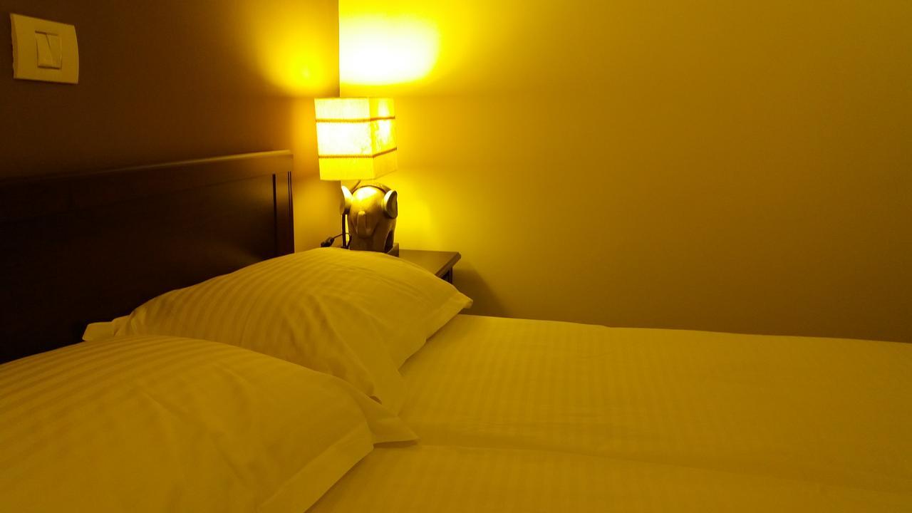 La Livada Bed & Breakfast Otopeni Luaran gambar