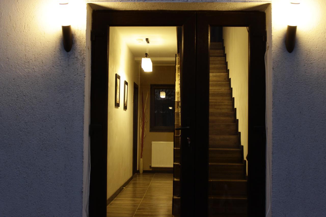 La Livada Bed & Breakfast Otopeni Luaran gambar