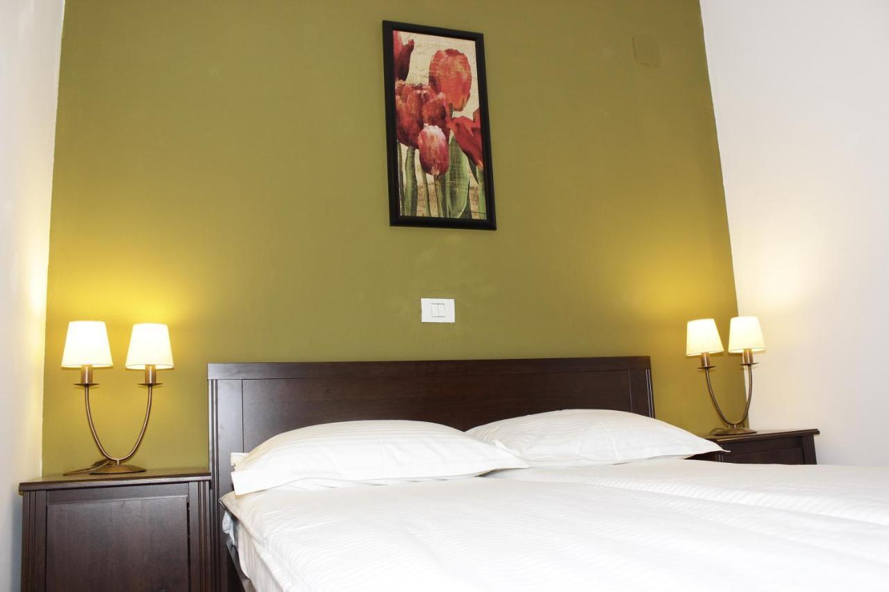 La Livada Bed & Breakfast Otopeni Luaran gambar