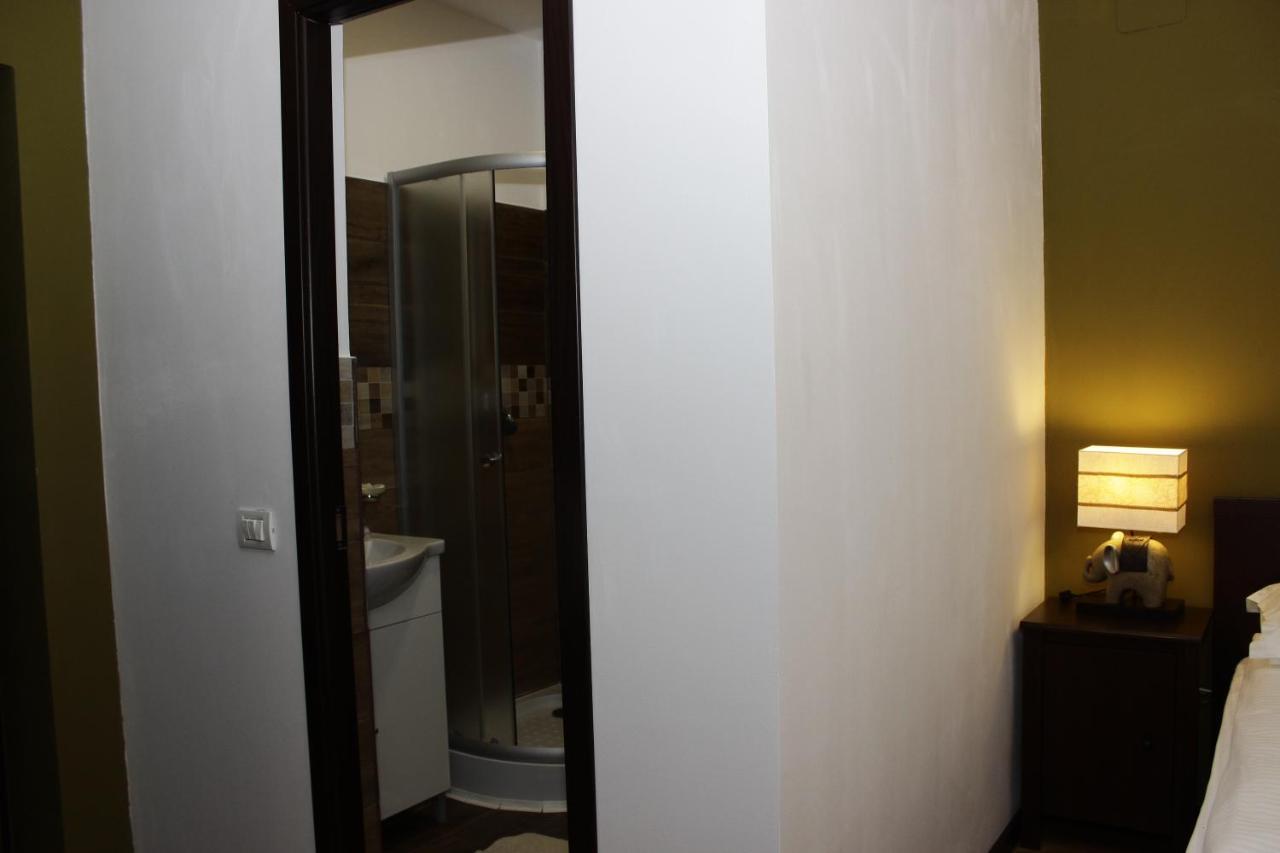 La Livada Bed & Breakfast Otopeni Luaran gambar
