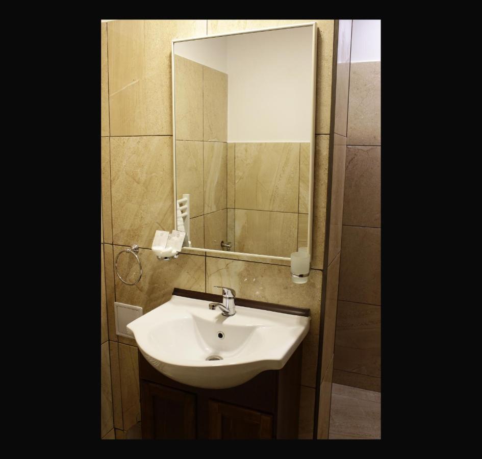 La Livada Bed & Breakfast Otopeni Luaran gambar